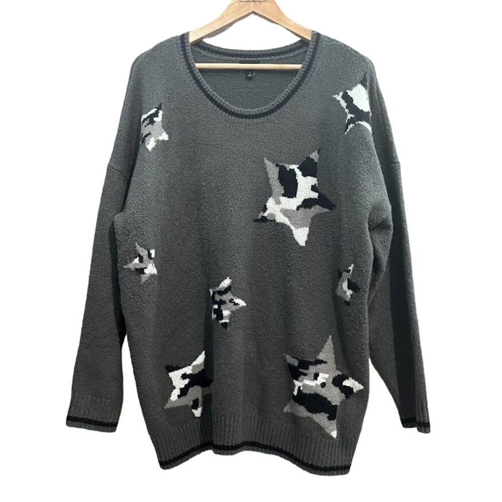 Torrid Grey Crew Neck Sweater Camo Star‎ Size 2